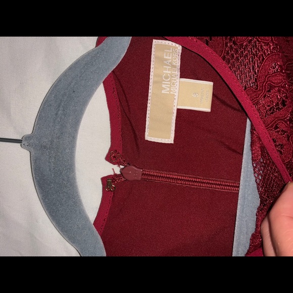 Lace dress - Picture 5 of 9